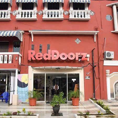 Hotel Reddoorz Near Pelabuhan Tanjung Perak 2 Surabaja Zewnętrze zdjęcie