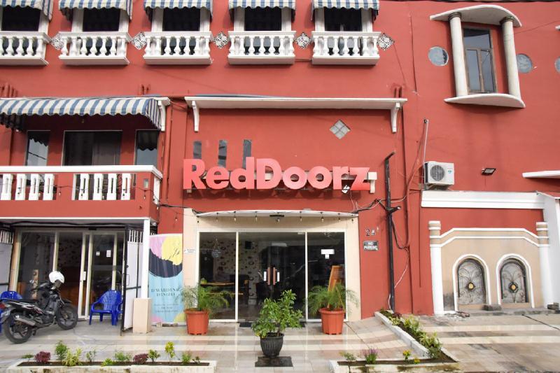 Hotel Reddoorz Near Pelabuhan Tanjung Perak 2 Surabaja Zewnętrze zdjęcie